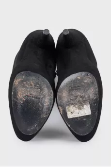 Black suede boots