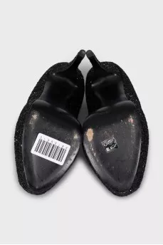 Shiny black shoes