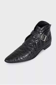 Men's boots with embossed leather