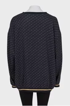 Oversized sweatshirt with a printed cut