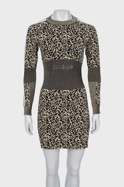 Fitted dress in animal print with tag