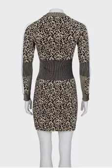 Fitted dress in animal print with tag