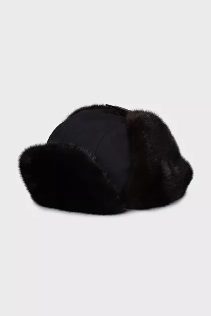 Fur hat with silk lining