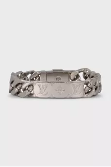 Silver bracelet with engraved logo