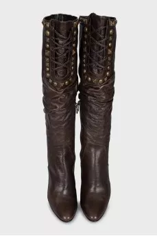Brown pleated boots