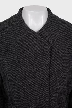 Coat with zipped pockets