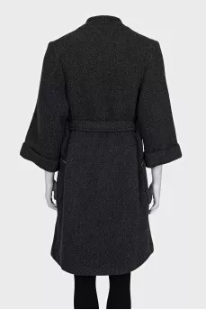 Coat with zipped pockets