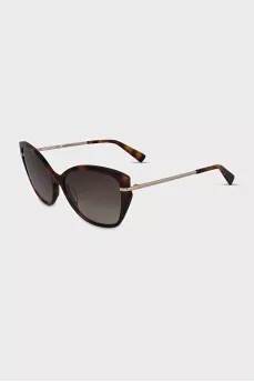 Sunglasses with gradient lenses