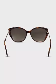 Sunglasses with gradient lenses