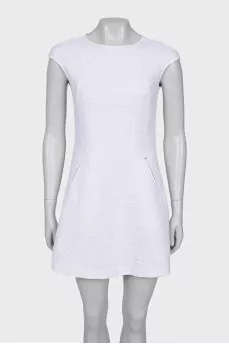 Fitted dress with a zipper