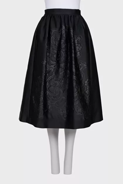 Black skirt with a relief pattern