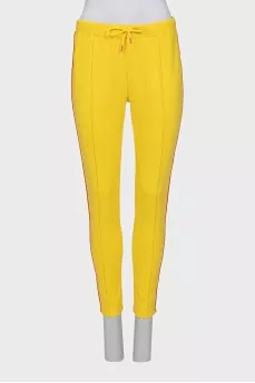 Tracksuit with bright inserts