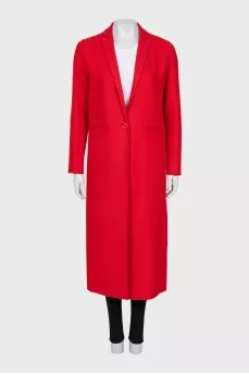 Straight coat with button closure