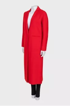 Straight coat with button closure