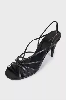 Black leather sandals with braided pattern