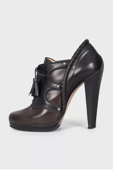Shoes with black leather inserts