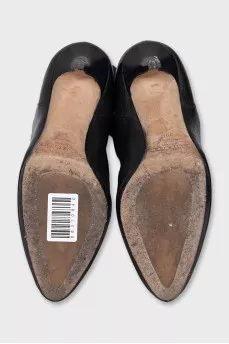 Leather ankle boots without fastening