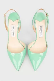Sandals with pointed closed toe