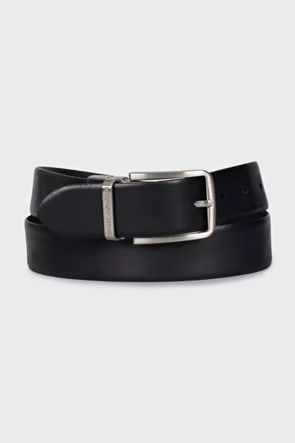 Men's leather belt with a matte buckle