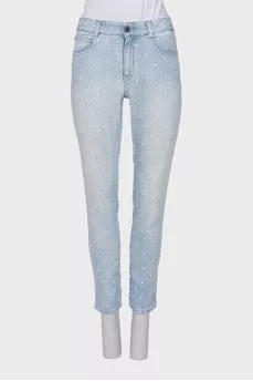 Blue jeans with embossed embroidery
