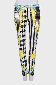 Low-rise jeans with a bright print