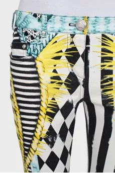 Low-rise jeans with a bright print