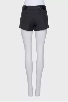 Short shorts with a silk belt