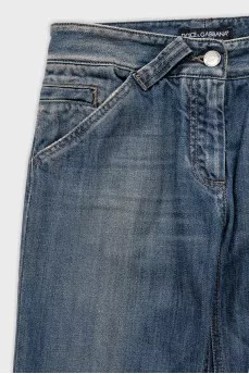 Low-rise blue jeans