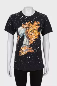 Straight-cut T-shirt with a print on the front