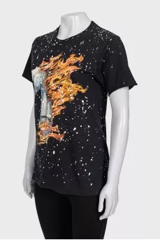 Straight-cut T-shirt with a print on the front