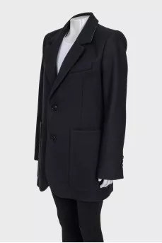 Straight coat with patch pockets