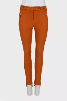 Skinny jeans with stirrups