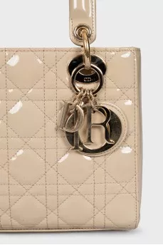 Лакированная сумка из кожи Lady Dior