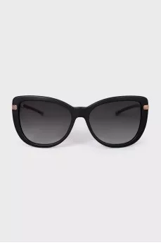 Sunglasses with a signature monogram