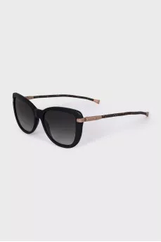 Sunglasses with a signature monogram