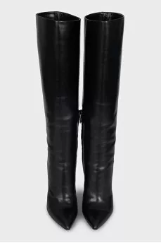 Black pointed-toe boots