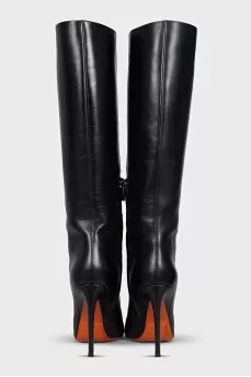 Black pointed-toe boots