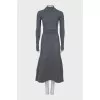 Fitted dress with shiny thread