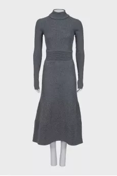 Fitted dress with shiny thread