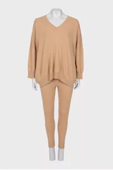 Cashmere suit with tag