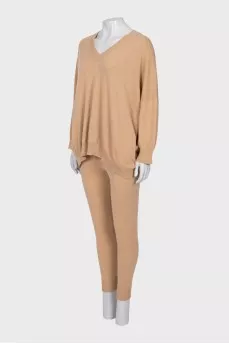 Cashmere suit with tag