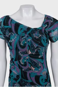 Fitted dress with floral print and sleeves