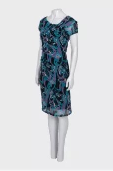 Fitted dress with floral print and sleeves