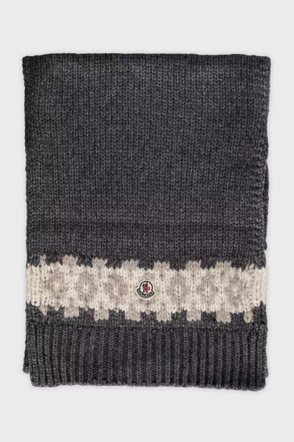 Men's gray scarf