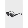 Oval sunglasses with crystals