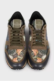 Sneakers decorated with printed spikes