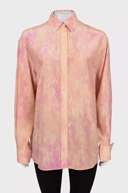 Loose-fitting shirt with a floral print