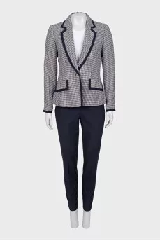 Suit with a checkered jacket