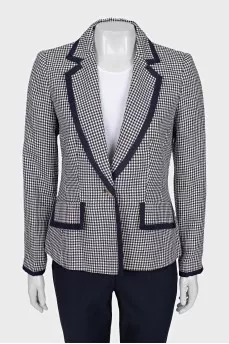 Suit with a checkered jacket