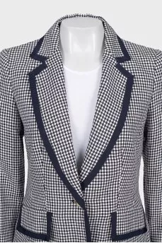 Suit with a checkered jacket